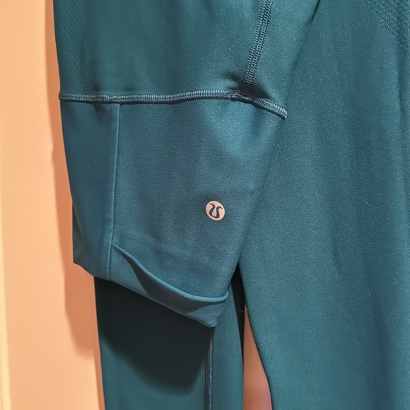 Lululemon High Rise Leggings size 6 EUC - Picture 2 of 5